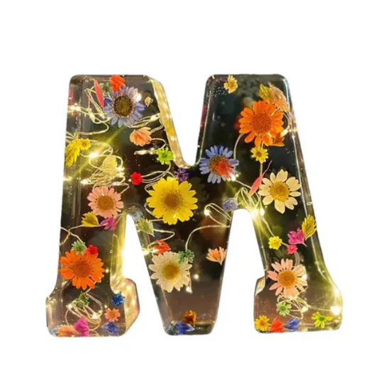 Bloom Glow Letters™ - Dried flowers + LED light!