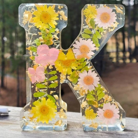 Bloom Glow Letters™ - Dried flowers + LED light!