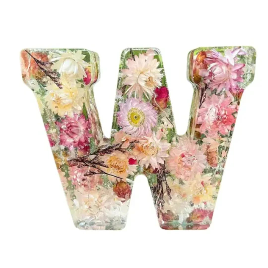 Bloom Glow Letters™ - Dried flowers + LED light!