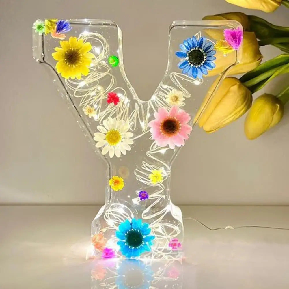 Bloom Glow Letters™ - Dried flowers + LED light!