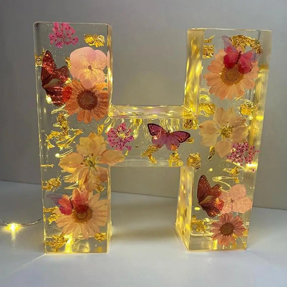 Bloom Glow Letters™ - Dried flowers + LED light!